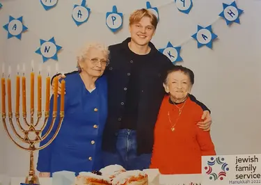 Enno Zschiedrich ist ASF-Freiwilliger beim Jewish
Family Service in Cincinnati, Ohio.