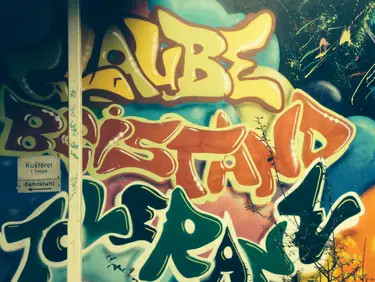 Grafitti am Eingang zum Jugendclub &quot;Die Eiche&quot;